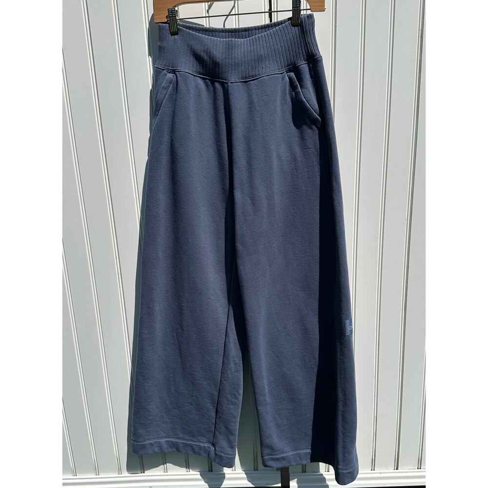 Alo Yoga Serenity Wide Leg Sweatpant Bluestone Size Small EUC Sweatpants - Picture 3 of 16